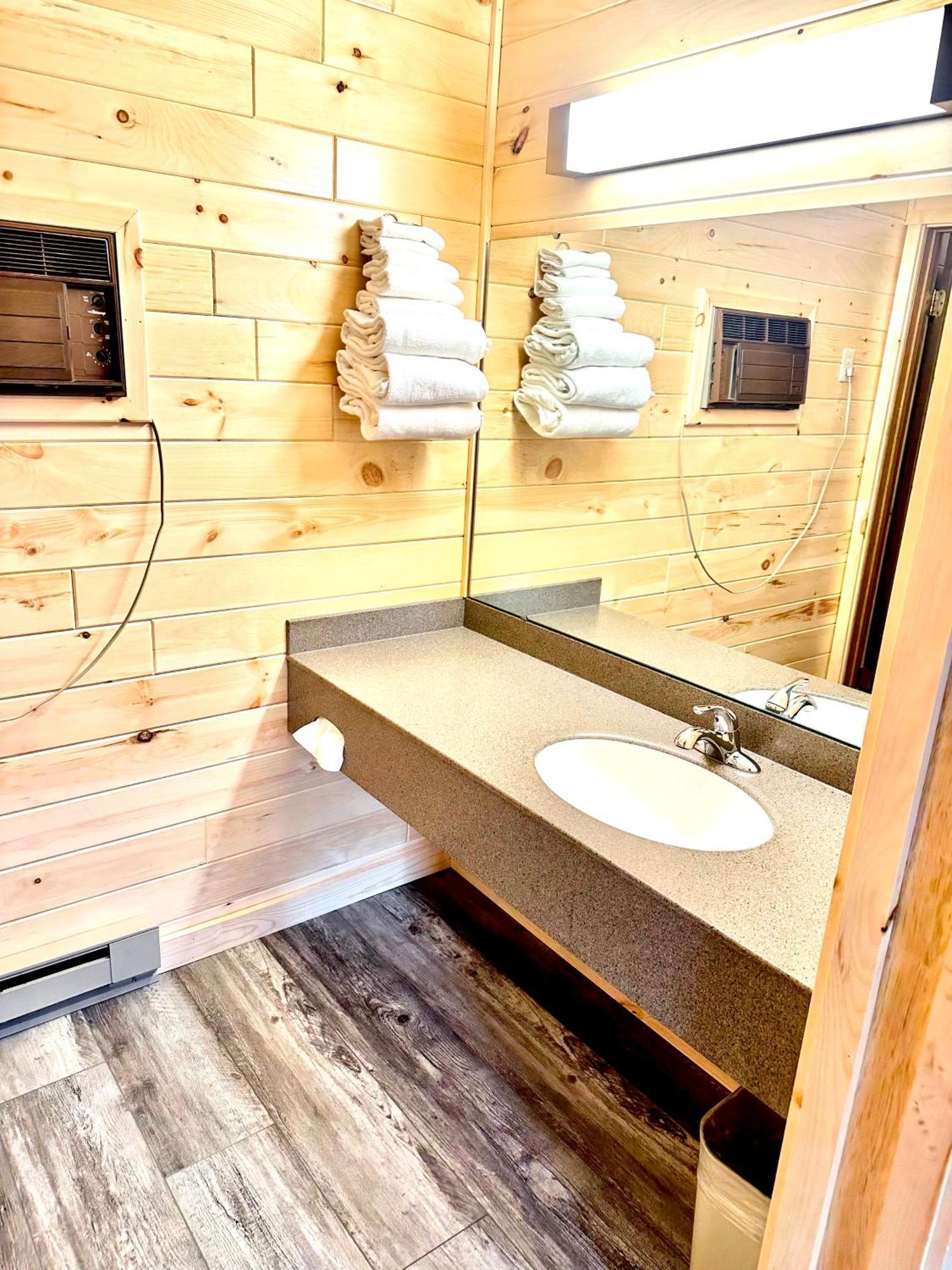 Sunrise Beach Motel Mackinaw City Dış mekan fotoğraf