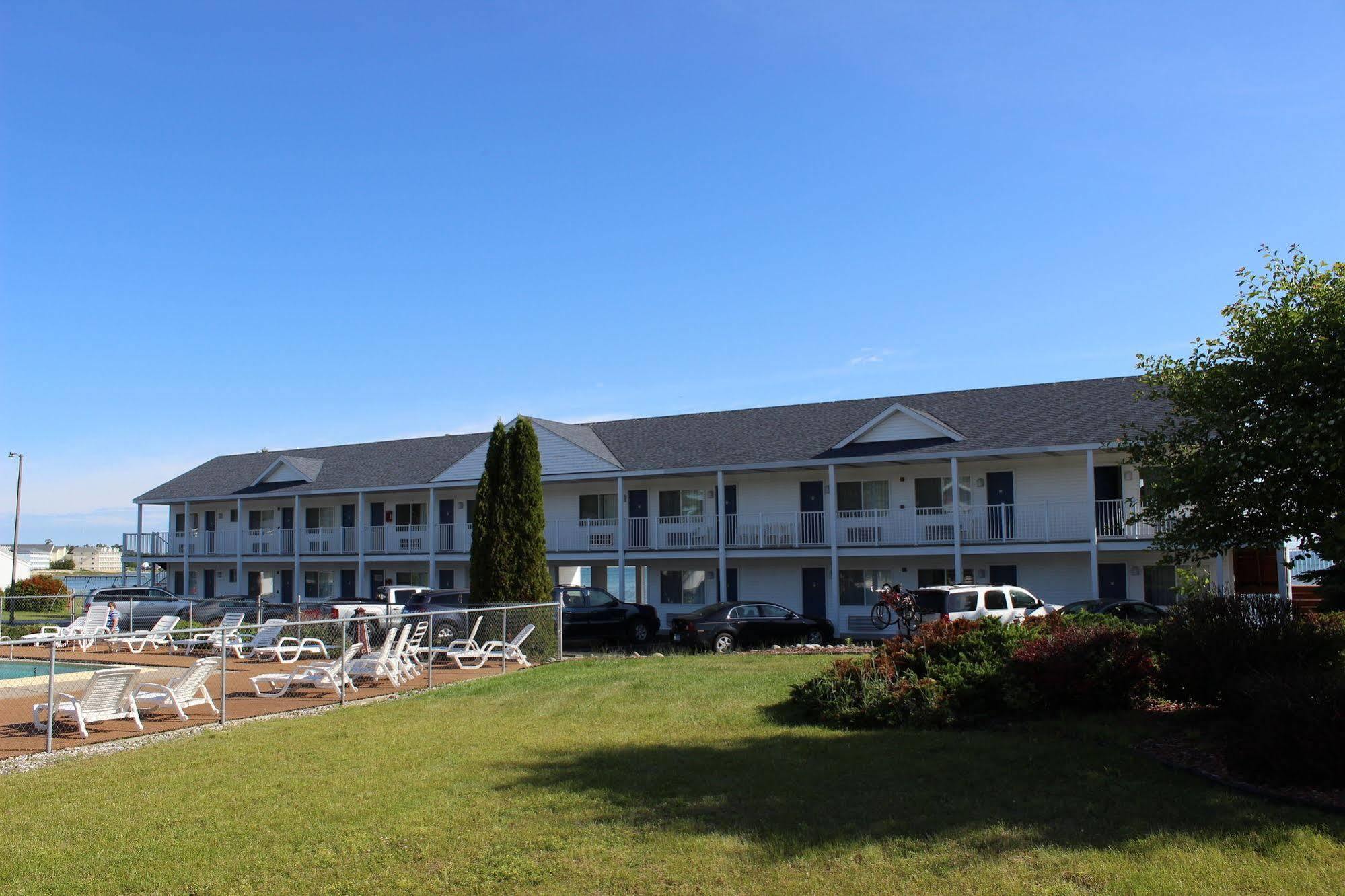 Sunrise Beach Motel Mackinaw City Dış mekan fotoğraf